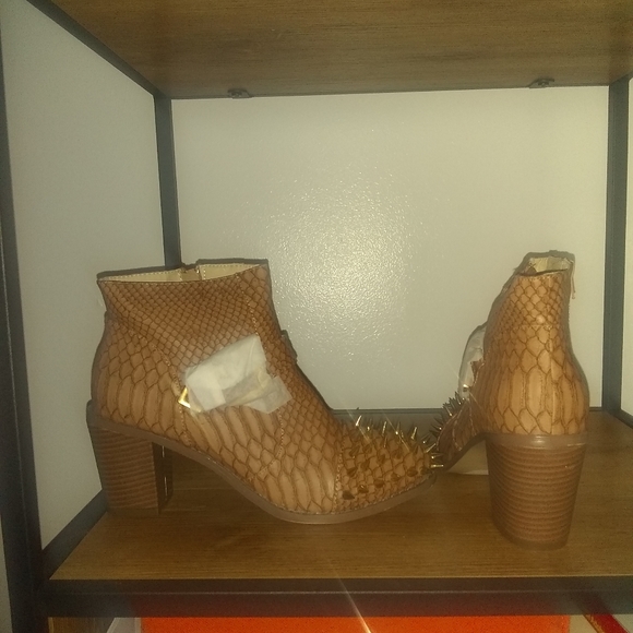 Brand new shoes size 10 - Picture 4 of 4